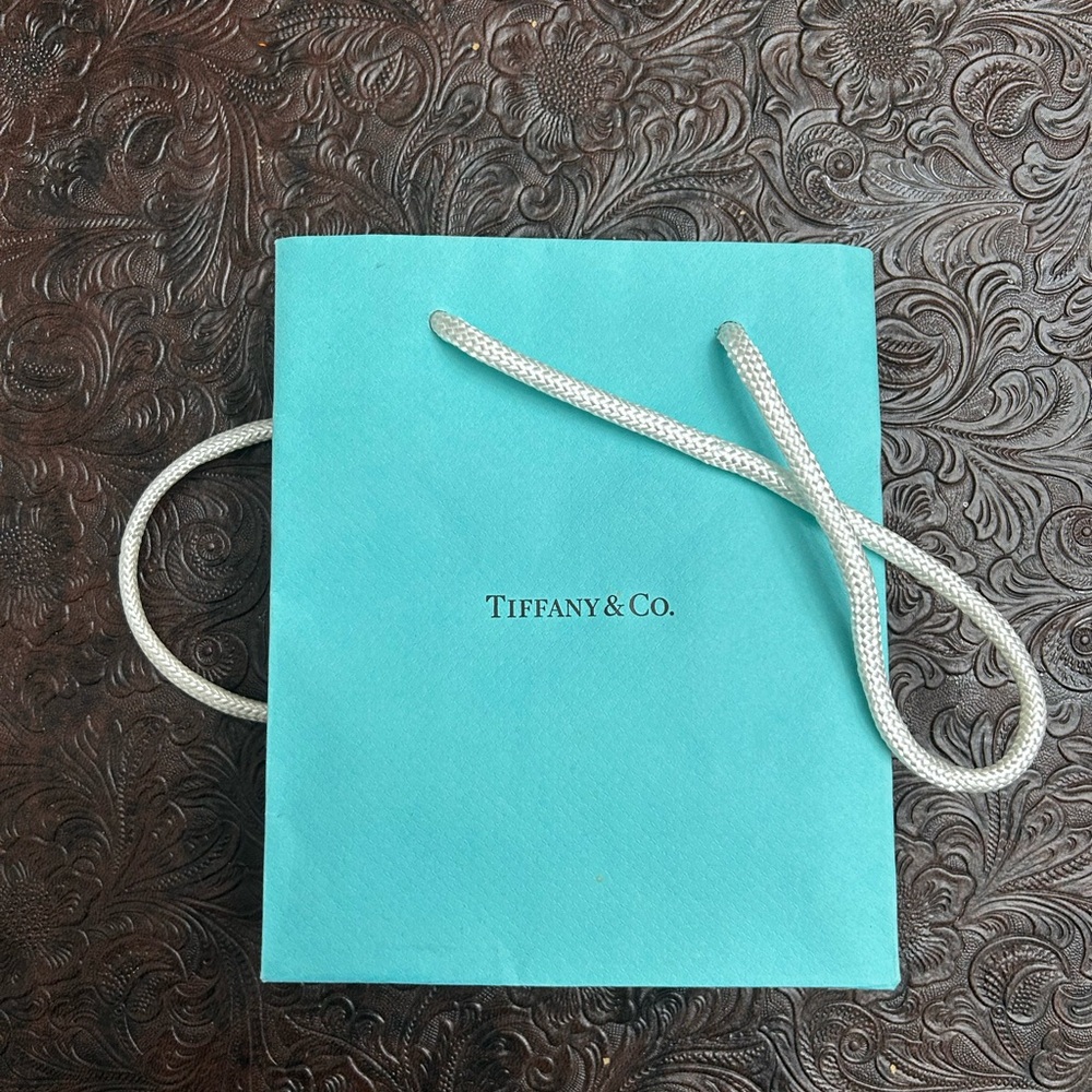 Tiffany & Co. Blue Small jewelry paper Gift Bag & box